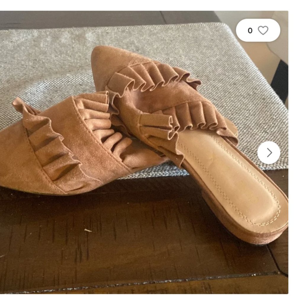 Slip on suede pointed flat